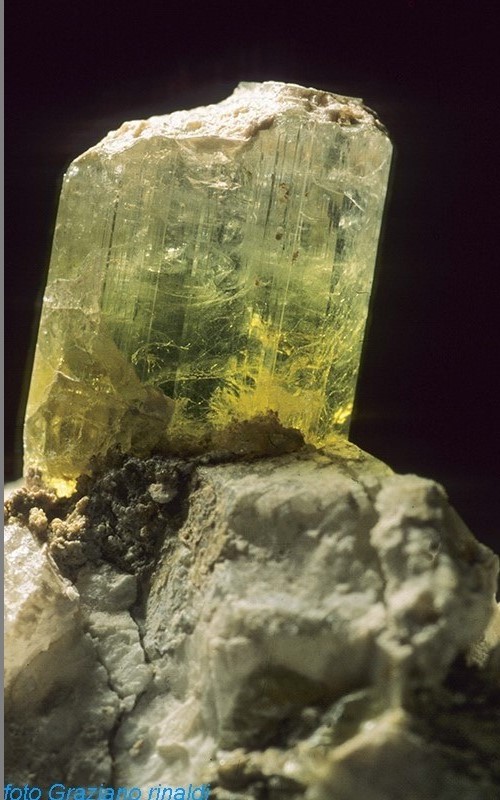 Elba Island, minerals, green