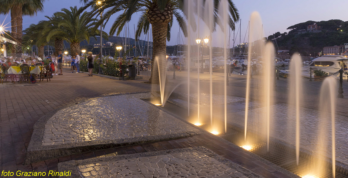 Elba Island, Porto Azzurro, summer holiday, evening, fountain
